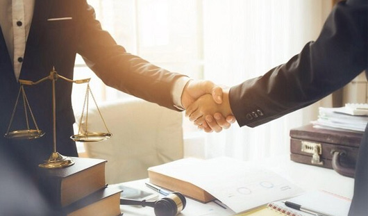 شماره وکیل در انزلی